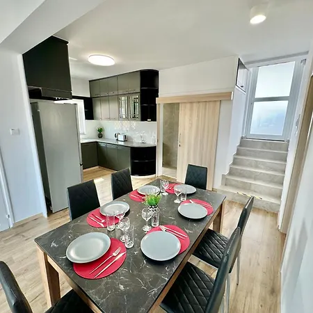 Elegant Penthouse In * Лимасол